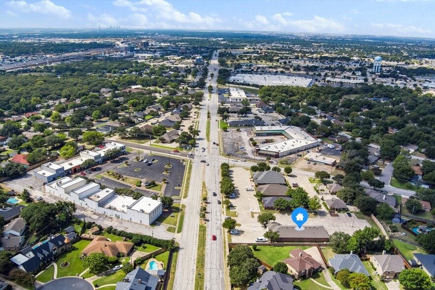 More Photos Of 450 W Harwood Rd, Hurst Freestanding For Sale