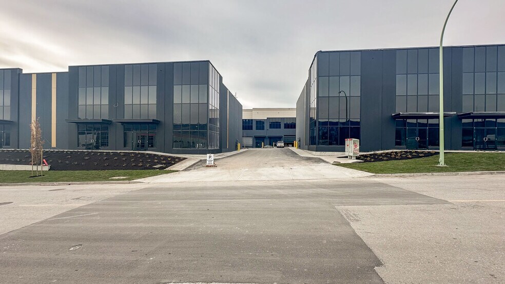 More Photos Of 2094 Pier Mac Way, Kelowna Warehouse For Sale