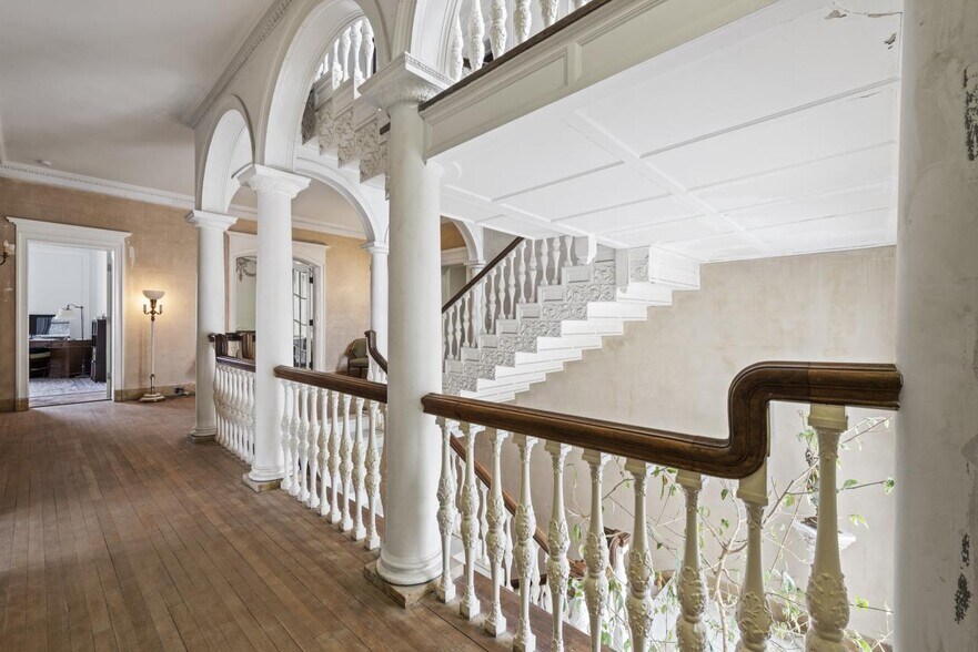 More Photos Of 8469 E Jefferson Ave, Detroit Office Residential For Sale