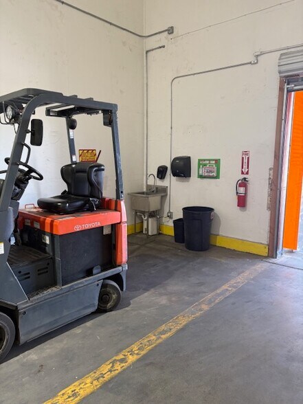 More Photos Of 555 1st St, Exeter Industrial For Lease