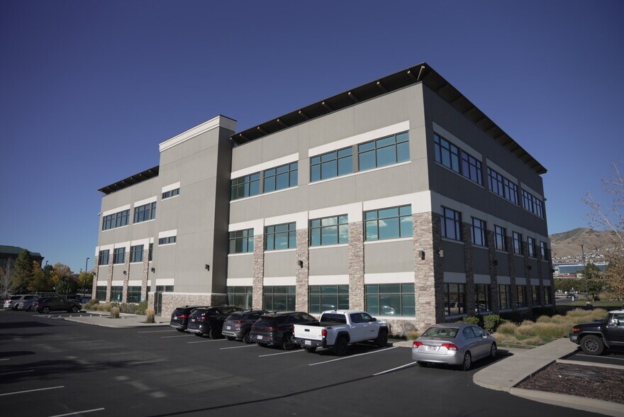 More Photos Of 3049 W Executive Pky, Lehi Office For Lease