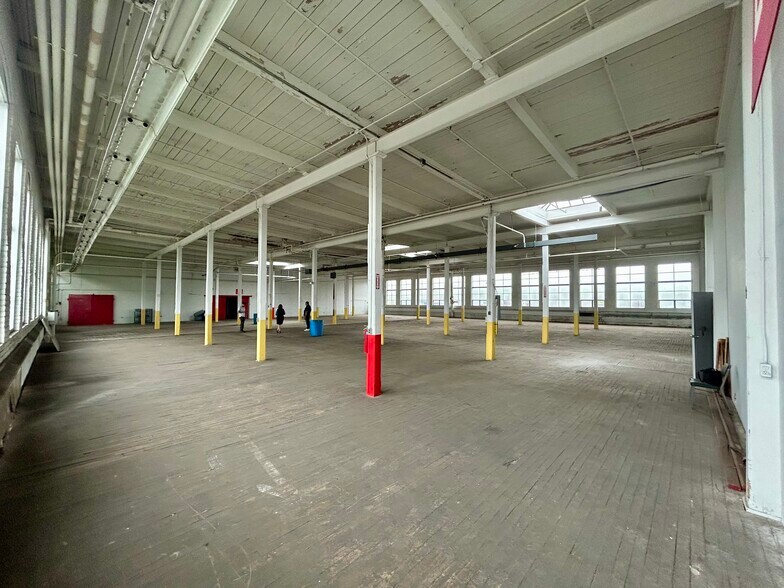 More Photos Of 620 Spring St, North Dighton Warehouse For Lease