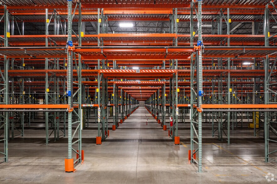 More Photos Of 4676 Erie Ave SW, Navarre Distribution For Sale