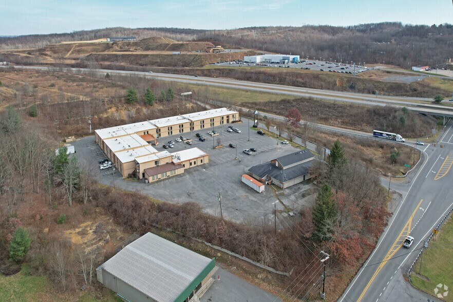 More Photos Of 127 Ontario Dr, Mount Hope Hotel For Sale