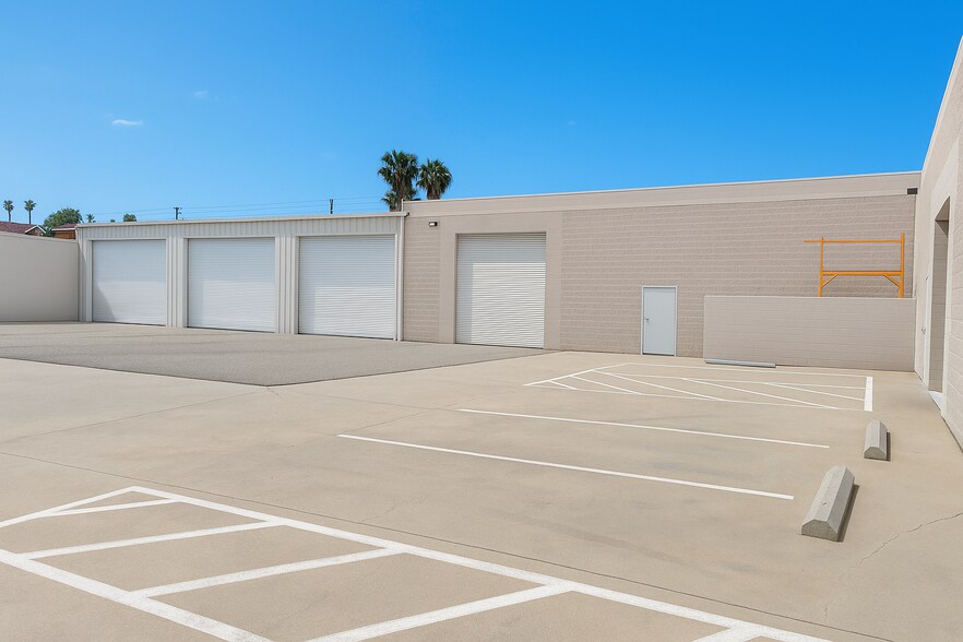 Primary Photo Of 417 Agostino Rd, San Gabriel Manufacturing For Sale