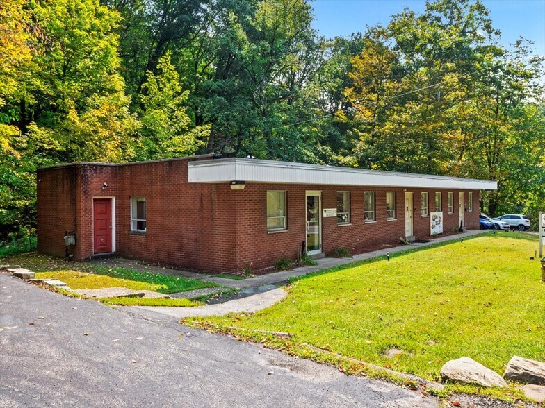 More Photos Of 584 Brown Ave, Turtle Creek Office For Sale