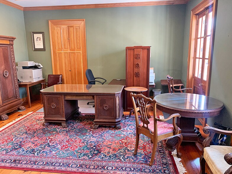 More Photos Of 56-58 S Conception St, Mobile Office For Lease