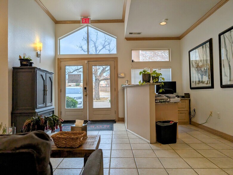 More Photos Of 1705 Forest Ridge Dr, Bedford Medical For Lease