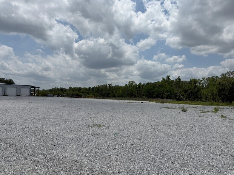 More Photos Of 2909 Sammonds Rd, Plant City Manufacturing For Lease