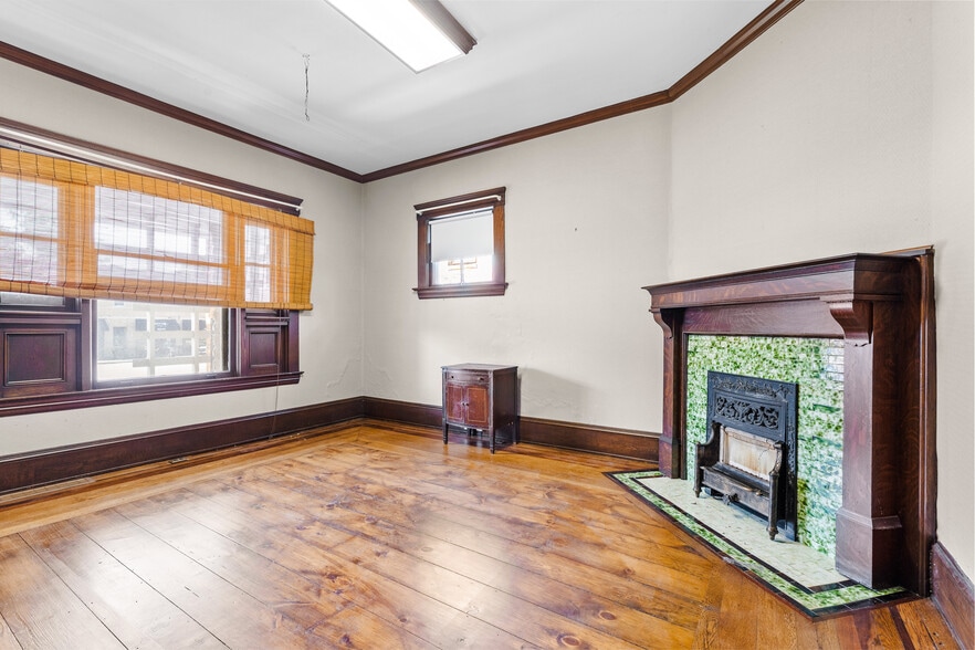 More Photos Of 15522 Madison Ave, Lakewood General Retail For Sale