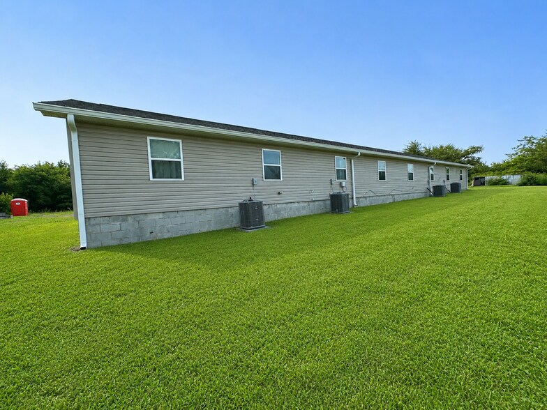 More Photos Of 191 Railroad St, Phil Campbell Dormitory For Sale