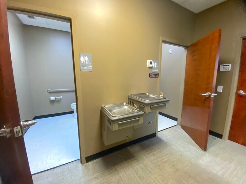 More Photos Of 910 Williston Park Pt, Lake Mary Medical For Sale