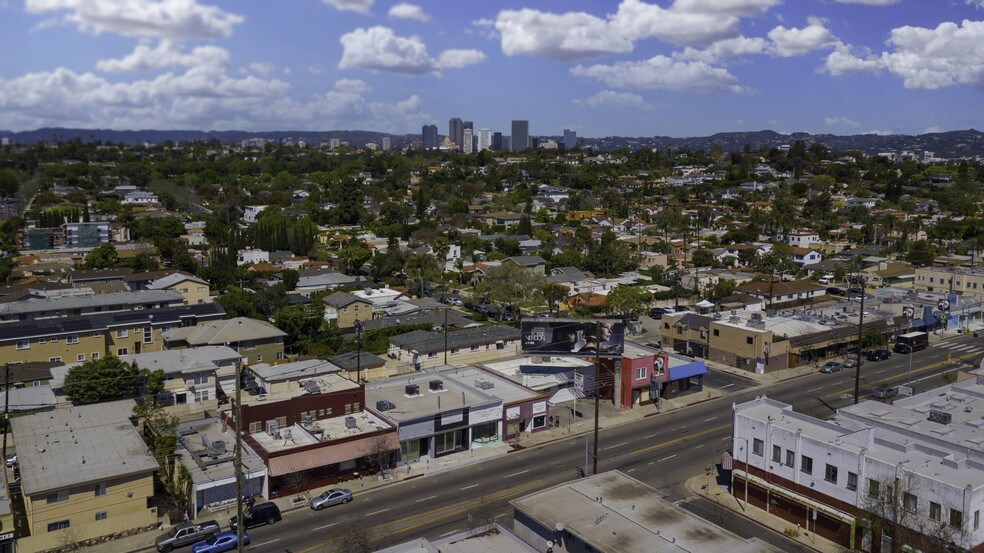 More Photos Of 2863-2867 S Robertson Blvd, Los Angeles Storefront For Lease