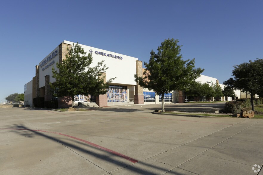 More Photos Of 1300 E Plano Pky, Plano Showroom For Lease