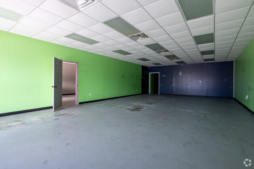 More Photos Of 2600 Dearing Ford Rd, Altavista Unknown For Lease