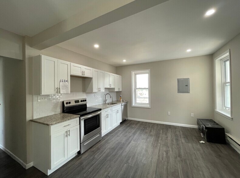 More Photos Of 430 Macdade Blvd, Collingdale Apartments For Sale
