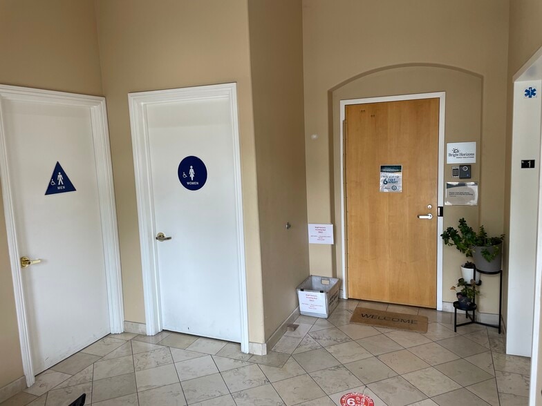 More Photos Of 115 N Hollywood Way, Burbank Loft Creative Space For Lease