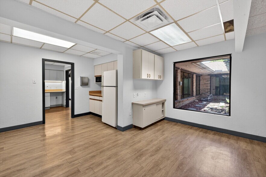 More Photos Of 45 Barkley Cir, Fort Myers Medical For Lease