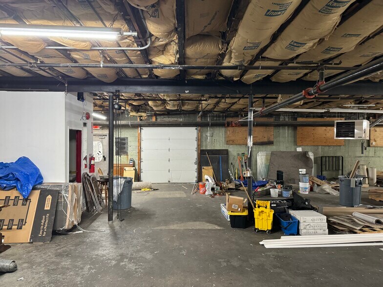 More Photos Of 29 Rocky Point Yaphank Rd, Rocky Point Storefront For Lease