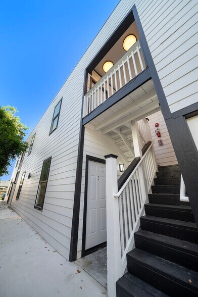 More Photos Of 920 Avenue L, Galveston Apartments For Sale