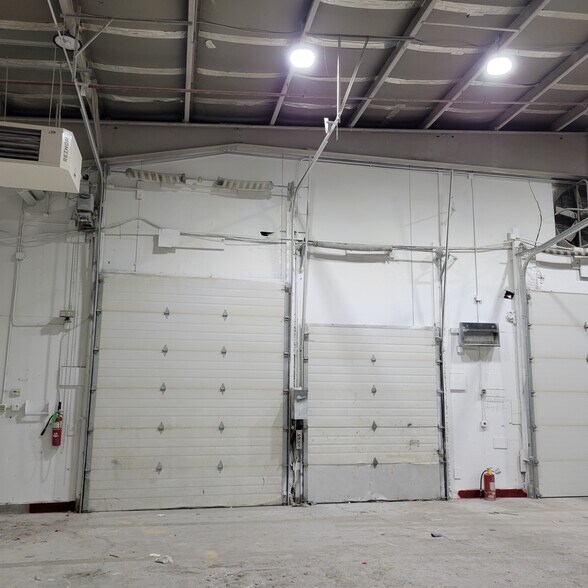 More Photos Of 7 Lake Station Rd, Warwick Manufacturing For Lease