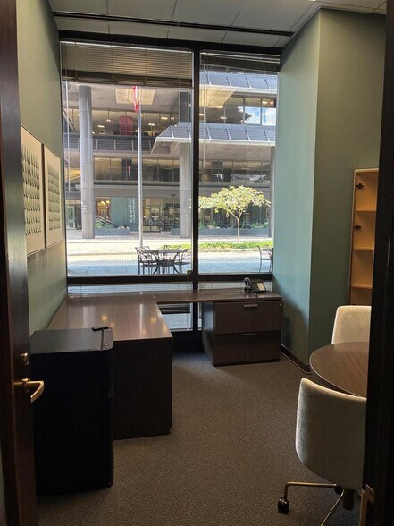 More Photos Of 2 Ravinia Dr, Atlanta Office For Lease