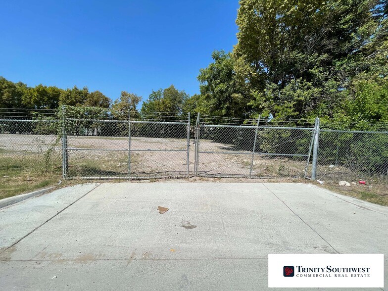 More Photos Of 2407-2423 Langford St, Dallas Land For Lease