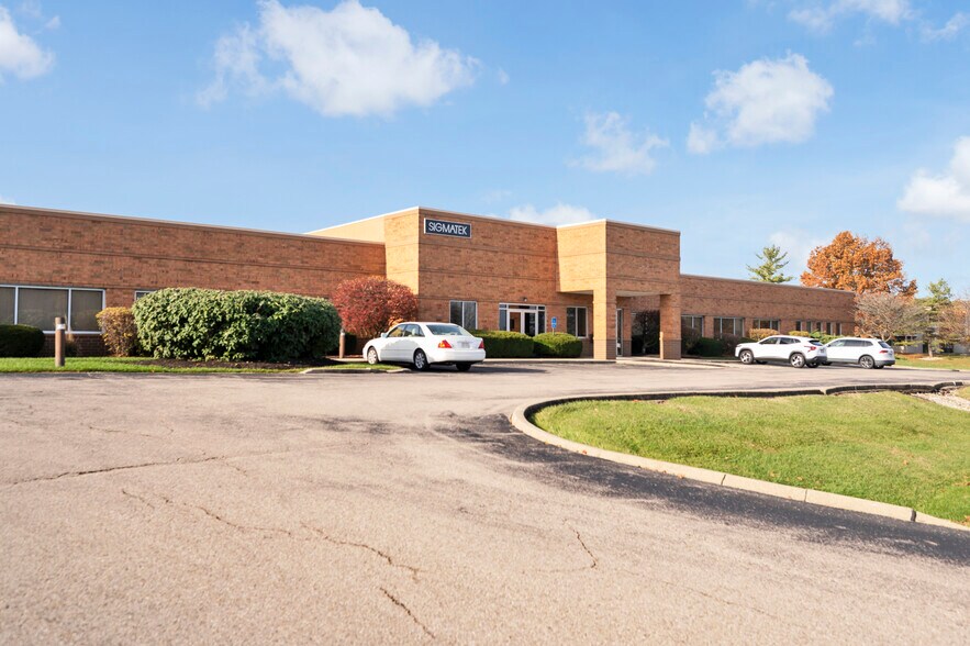 Primary Photo Of 1445 Kemper Meadow Dr, Cincinnati Loft Creative Space For Sale