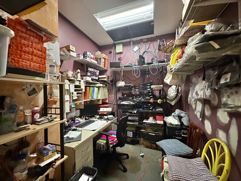 More Photos Of 761 Indian Boundary Rd, Chesterton Unknown For Lease