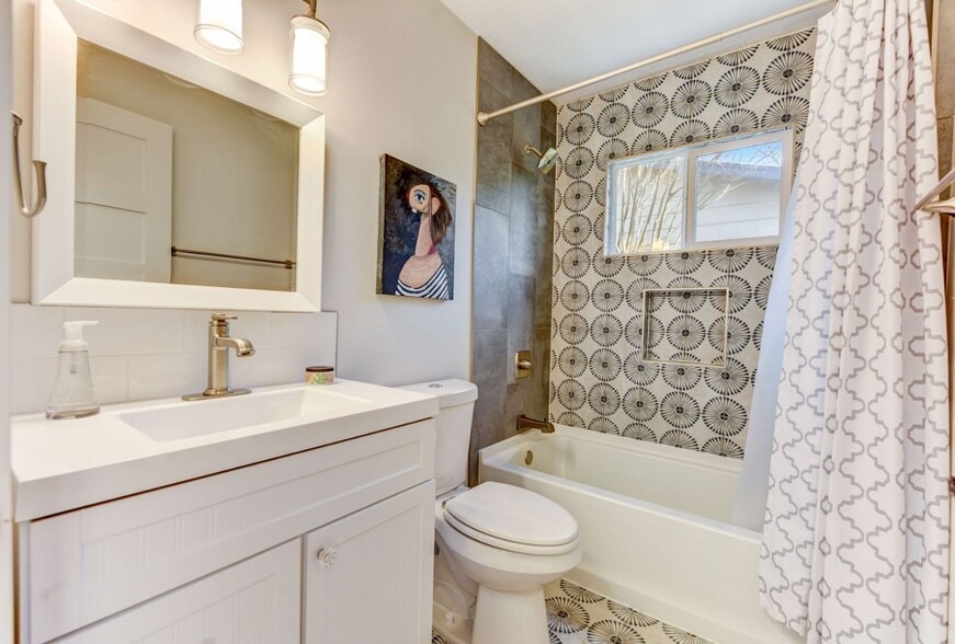 More Photos Of 7002 Whispering Oaks Dr, Austin Specialty For Sale