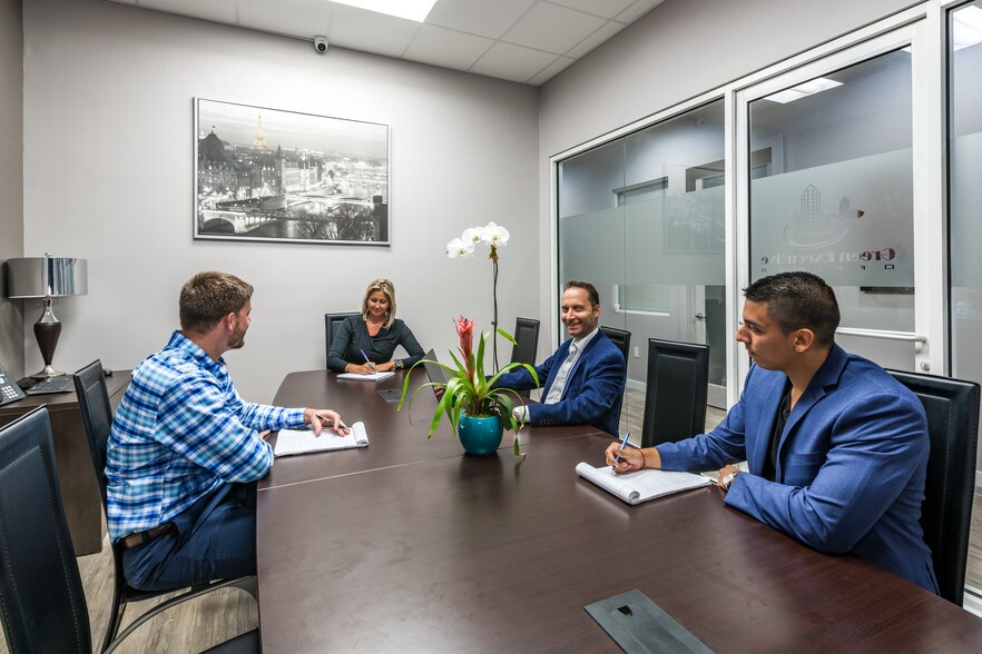 More Photos Of 1946 Tyler St, Hollywood Office For Sale