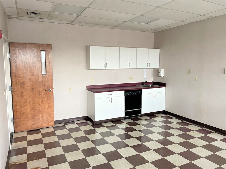 More Photos Of 15 N 3rd St, Newark Loft Creative Space For Lease