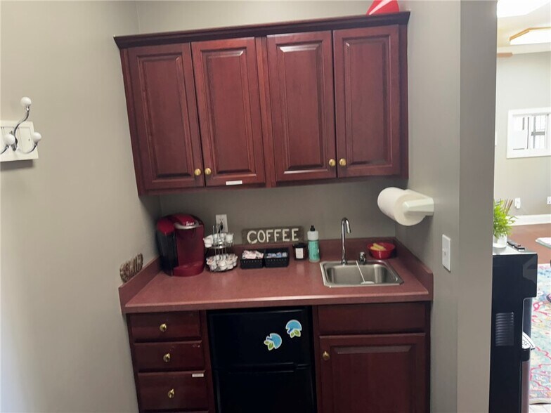 More Photos Of 865 Old Clemson Hwy, Seneca Office For Sale