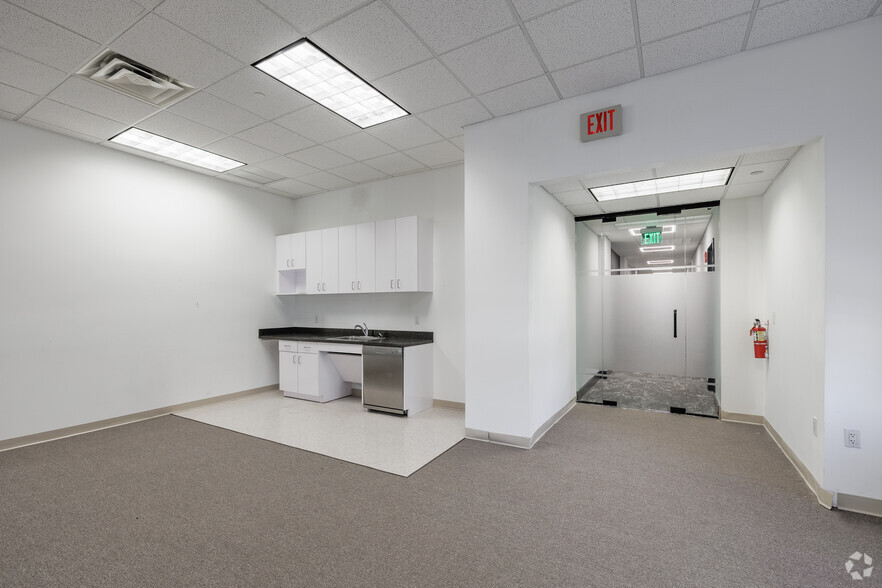 More Photos Of 15 Exchange Pl, Jersey City Office For Lease