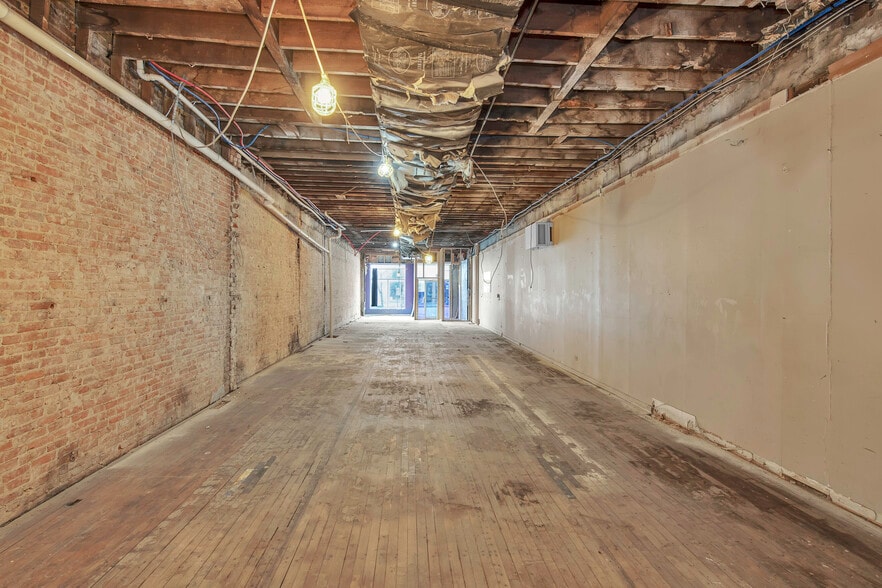 More Photos Of 6 N Saginaw St, Pontiac Storefront Retail Residential For Sale