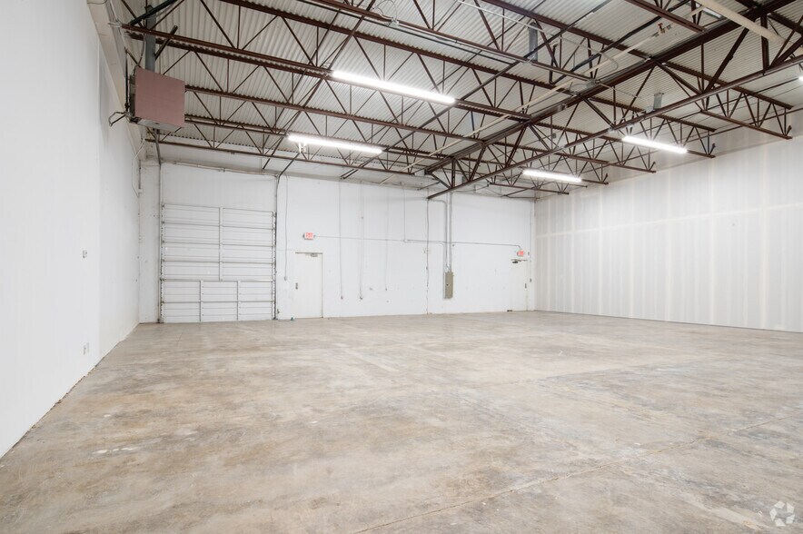 More Photos Of 7415 Whitehall St, Richland Hills Light Distribution For Lease