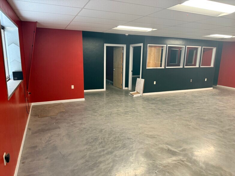 More Photos Of 848 W Hadley Ave, Las Cruces Light Manufacturing For Lease