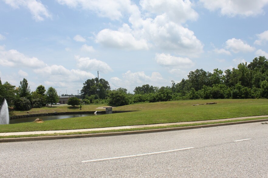 More Photos Of 2328 S College St, Auburn General Retail For Sale