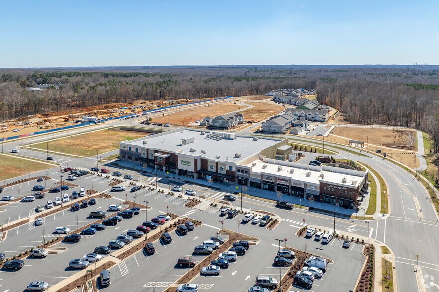 More Photos Of 14013 N Creek Village Dr, Huntersville Unknown For Lease