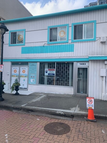 More Photos Of 1485 Clyde Ave, West Vancouver Storefront For Lease
