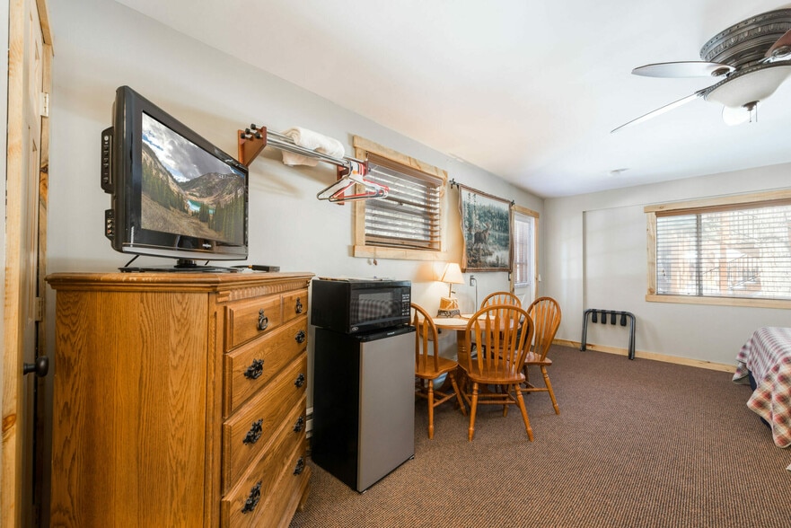 More Photos Of 1130 W Elkhorn Ave, Estes Park Hotel For Sale
