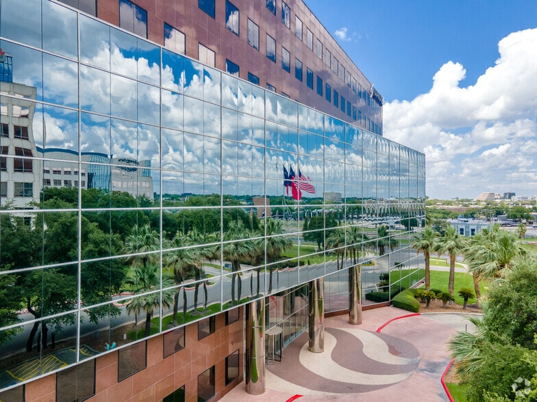 More Photos Of 10100 Reunion Pl, San Antonio Office For Sale