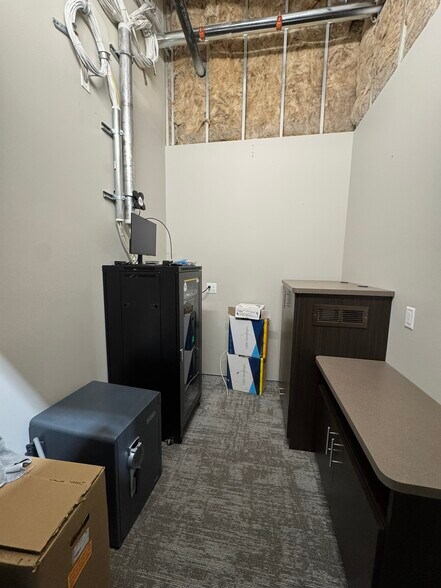 More Photos Of 645 Sandpiper Trl, Cottage Grove Warehouse For Lease