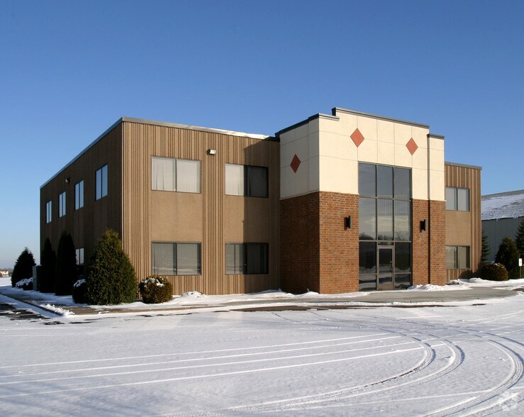 More Photos Of 644 Brakke Dr, Hudson Office For Sale