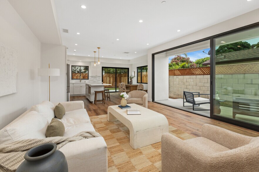 More Photos Of 243 Dahlia Ave, Imperial Beach Apartments For Sale