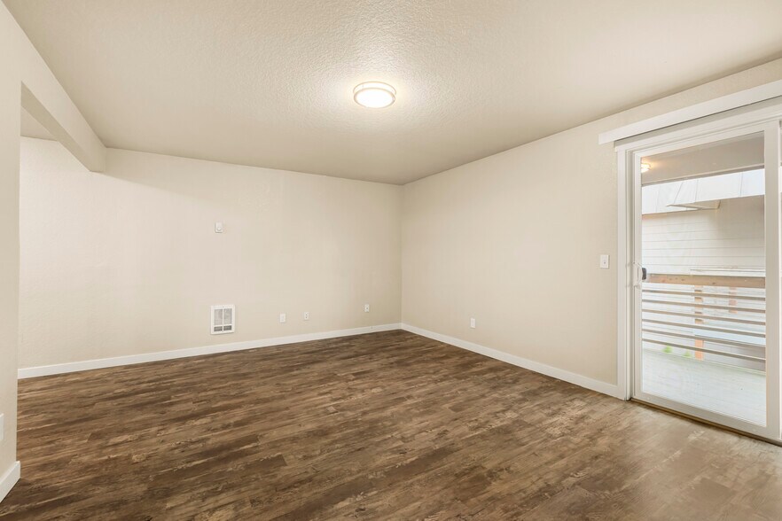 More Photos Of 1570 James St, Woodburn Apartments For Sale