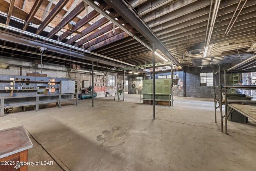 More Photos Of 36 Atherton Ave, Wyoming Warehouse For Sale