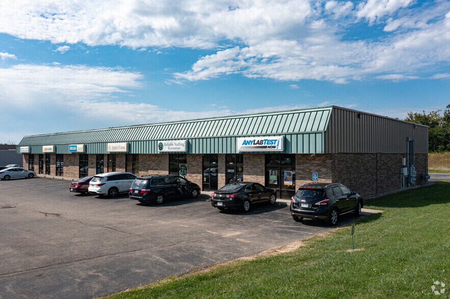 More Photos Of 1104-1124 Kemper Meadow Dr, Forest Park Storefront For Lease