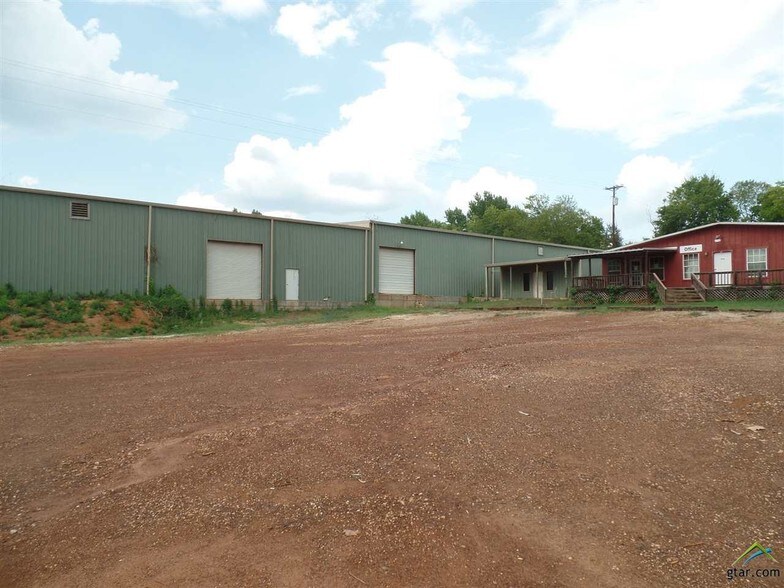 More Photos Of 1975 County Road 1605, Rusk Manufacturing For Sale