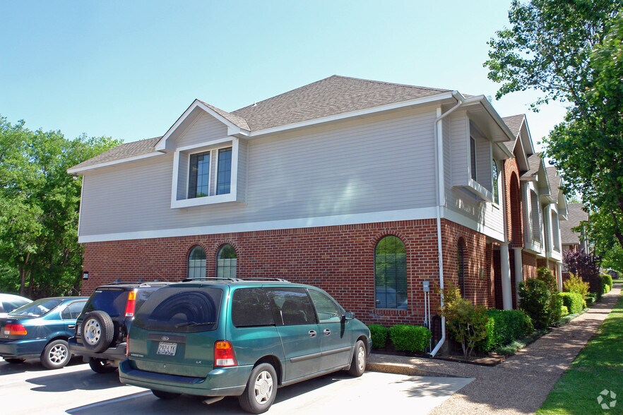 More Photos Of 501 Carroll Blvd, Denton Office For Lease